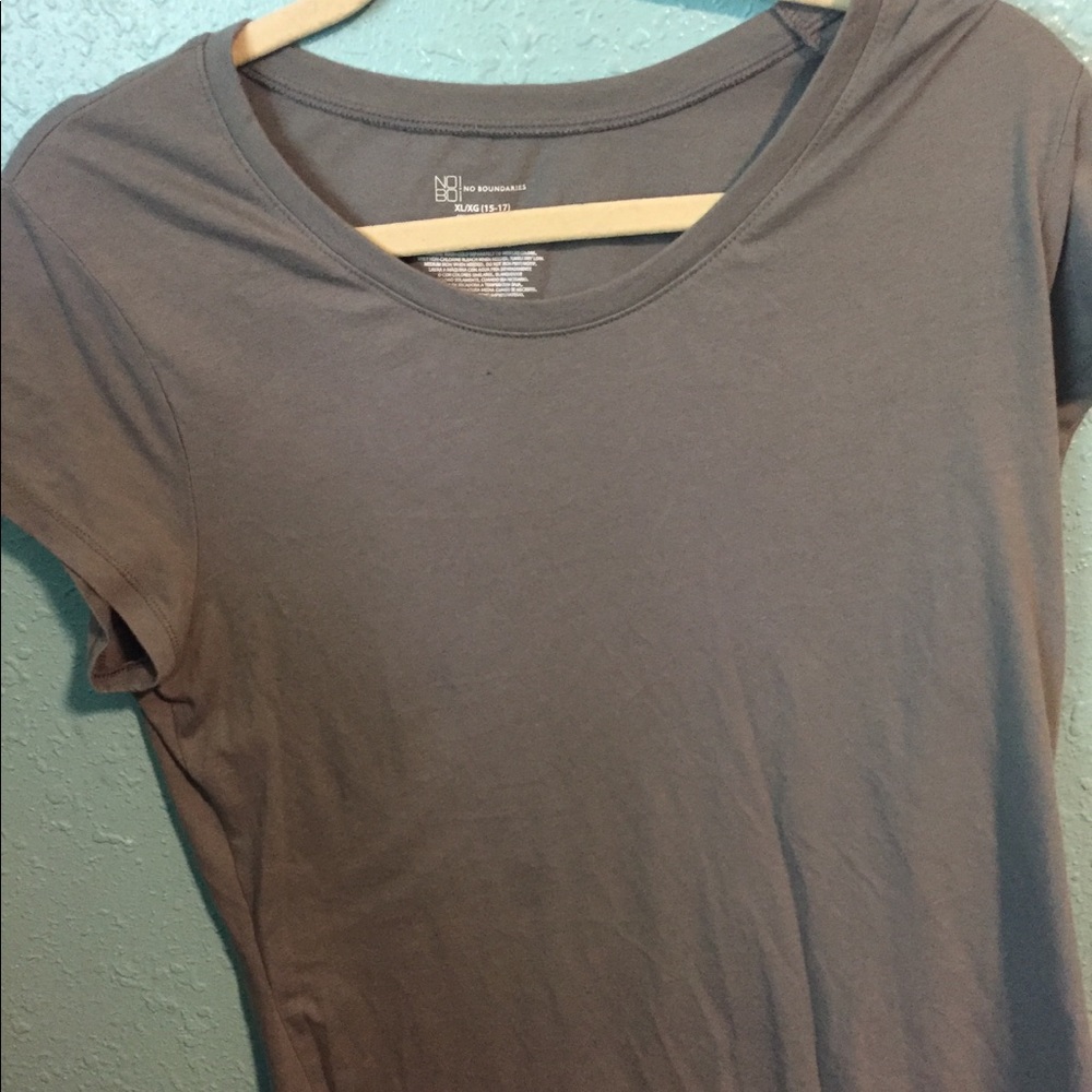 Regular black and white t-shirts